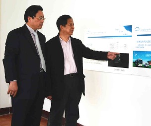 人民論壇網電視專訪上海著名企業家鄭潤中